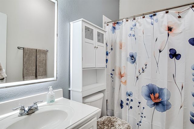 516 Winterwood Drive, Kennedale, TX 76060