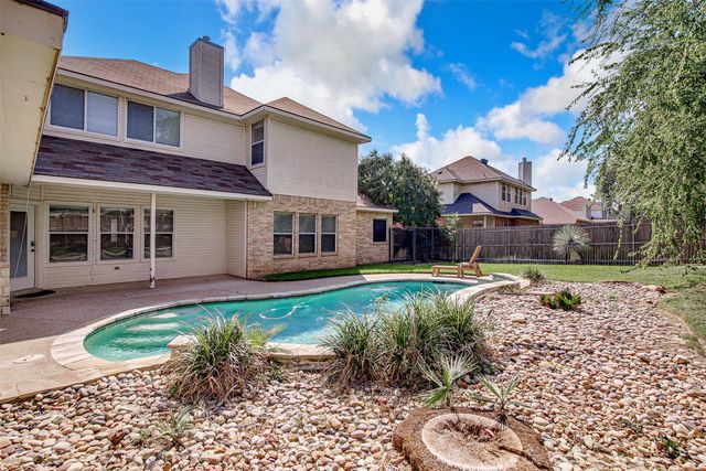 516 Winterwood Drive, Kennedale, TX 76060