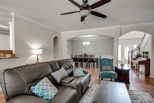 516 Winterwood Drive, Kennedale, TX 76060