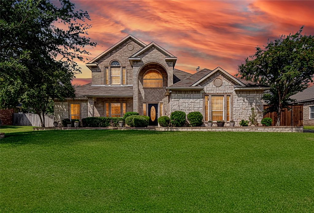 516 Winterwood Drive, Kennedale, TX 76060