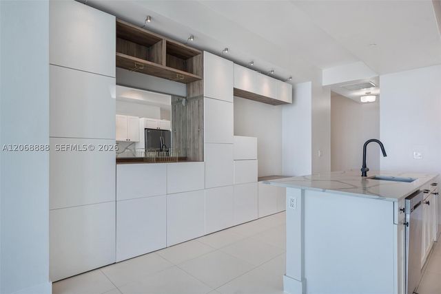 888 Biscayne Blvd 4804, Miami, FL 33132