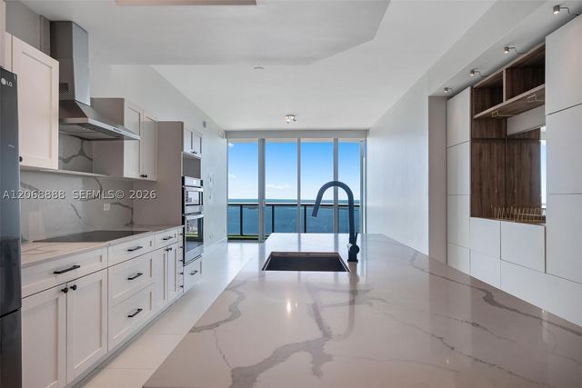 888 Biscayne Blvd 4804, Miami, FL 33132