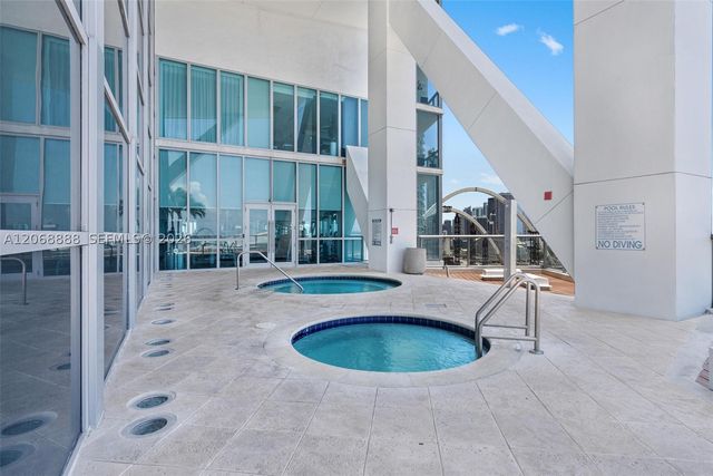 888 Biscayne Blvd 4804, Miami, FL 33132