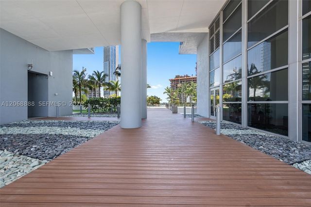 888 Biscayne Blvd 4804, Miami, FL 33132