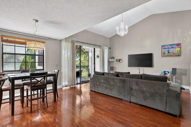 301 SW 158th Terrace 204, Pembroke Pines, FL 33027