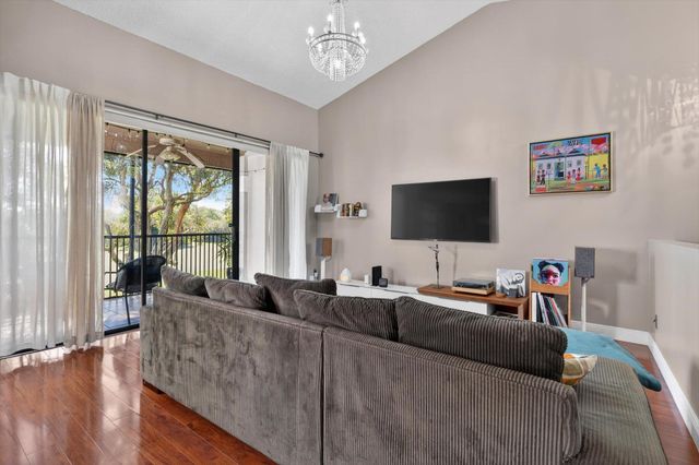 301 SW 158th Terrace 204, Pembroke Pines, FL 33027