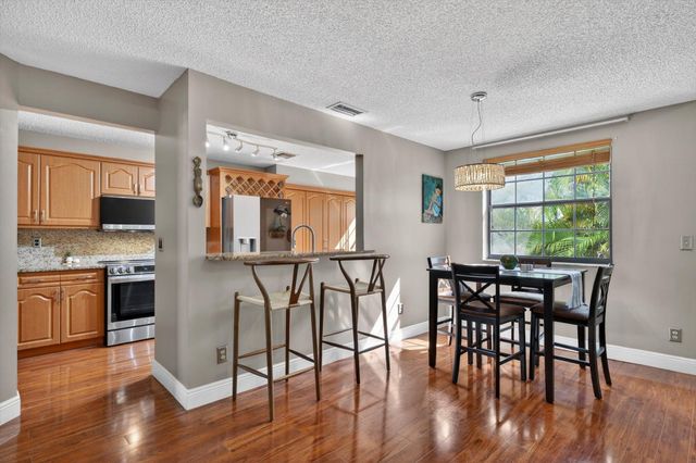 301 SW 158th Terrace 204, Pembroke Pines, FL 33027