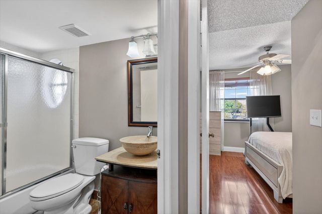 301 SW 158th Terrace 204, Pembroke Pines, FL 33027