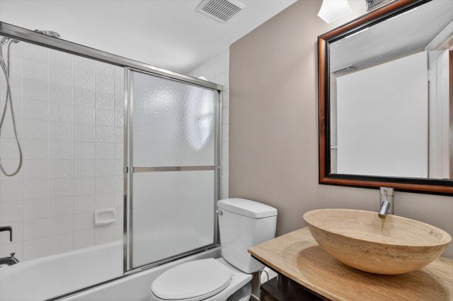 301 SW 158th Terrace 204, Pembroke Pines, FL 33027