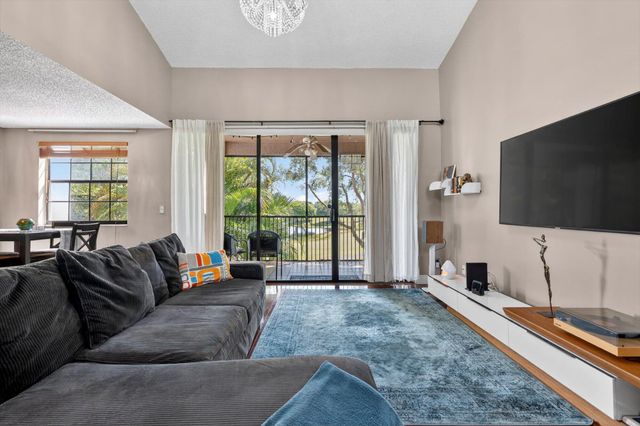 301 SW 158th Terrace 204, Pembroke Pines, FL 33027