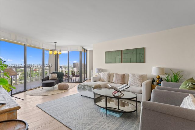 1000 Quayside Ter TS-05, Miami, FL 33138