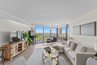 1000 Quayside Ter TS-05, Miami, FL 33138