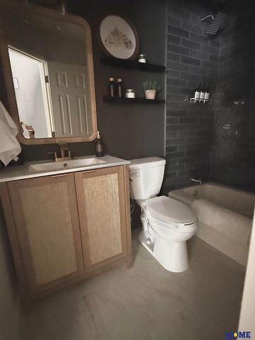 2100 Heritage Pines Court, Lincoln, NE 68506