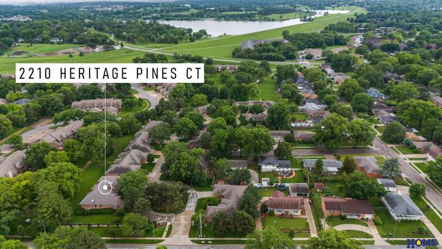 2100 Heritage Pines Court, Lincoln, NE 68506