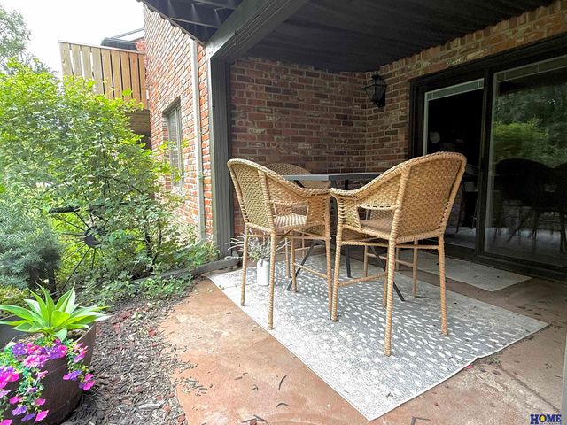 2100 Heritage Pines Court, Lincoln, NE 68506
