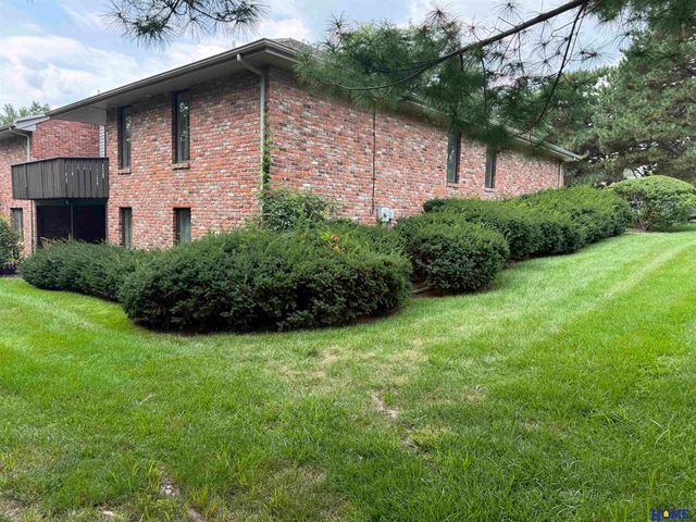 2100 Heritage Pines Court, Lincoln, NE 68506