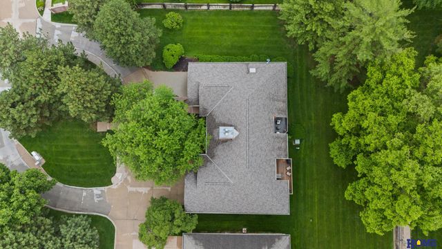 2100 Heritage Pines Court, Lincoln, NE 68506