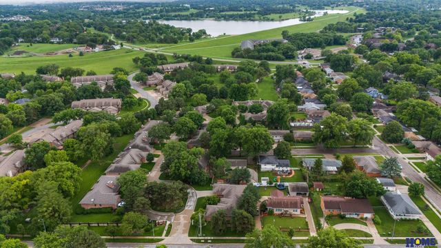 2100 Heritage Pines Court, Lincoln, NE 68506