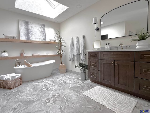 2100 Heritage Pines Court, Lincoln, NE 68506