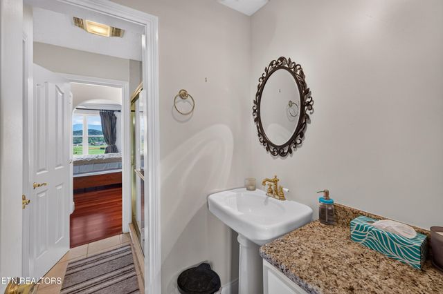 1339 Jim Fain Rd, Sevierville, TN 37876
