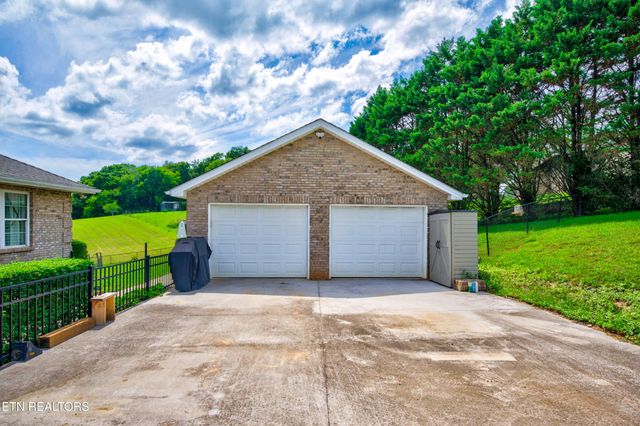 1339 Jim Fain Rd, Sevierville, TN 37876