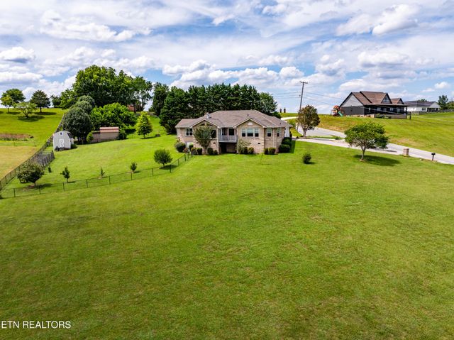 1339 Jim Fain Rd, Sevierville, TN 37876
