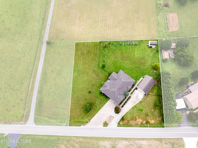 1339 Jim Fain Rd, Sevierville, TN 37876