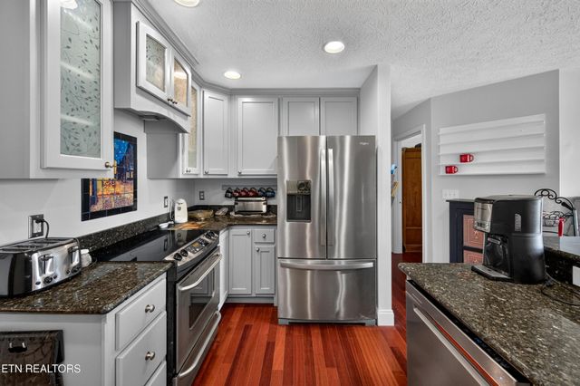 1339 Jim Fain Rd, Sevierville, TN 37876