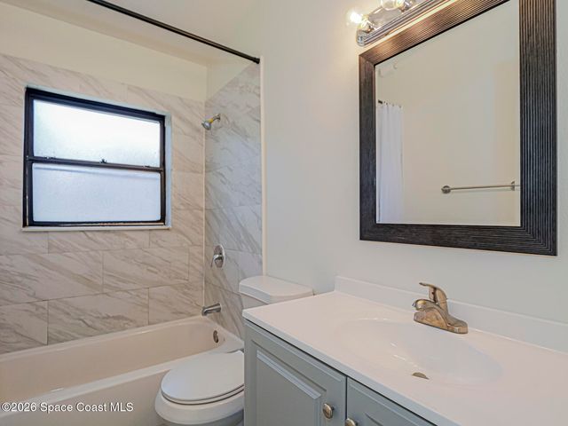 734 5th Place SW, Vero Beach, FL 32962