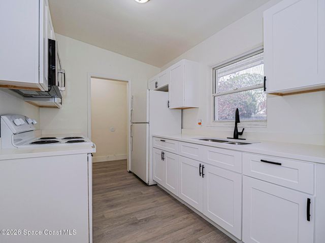 734 5th Place SW, Vero Beach, FL 32962