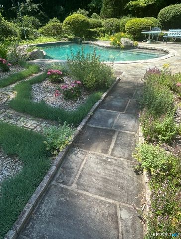 90 Sage Road, Woodbury, CT 06798