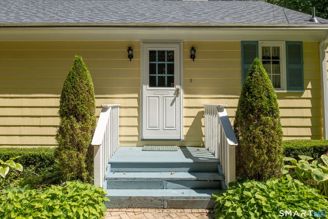90 Sage Road, Woodbury, CT 06798