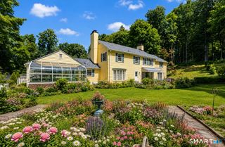 90 Sage Road, Woodbury, CT 06798