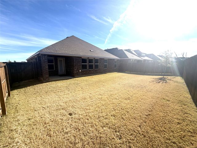 10305 Rambling Brooks Lane, Aubrey, TX 76227