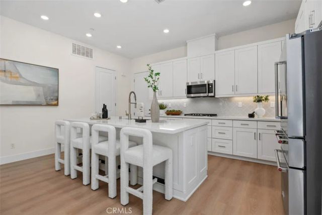 121 Bosal, Irvine, CA 92618