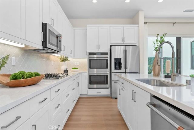 121 Bosal, Irvine, CA 92618