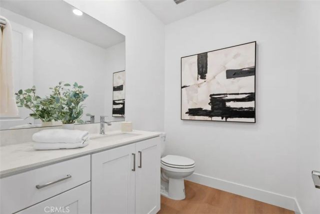 121 Bosal, Irvine, CA 92618