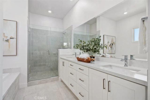 121 Bosal, Irvine, CA 92618