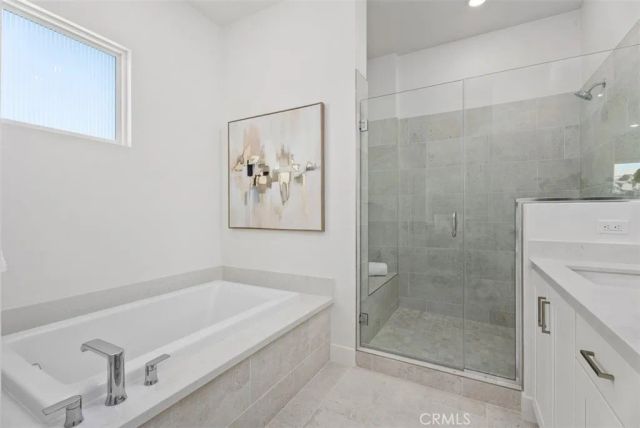 121 Bosal, Irvine, CA 92618