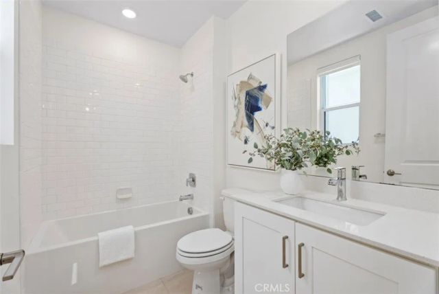 121 Bosal, Irvine, CA 92618
