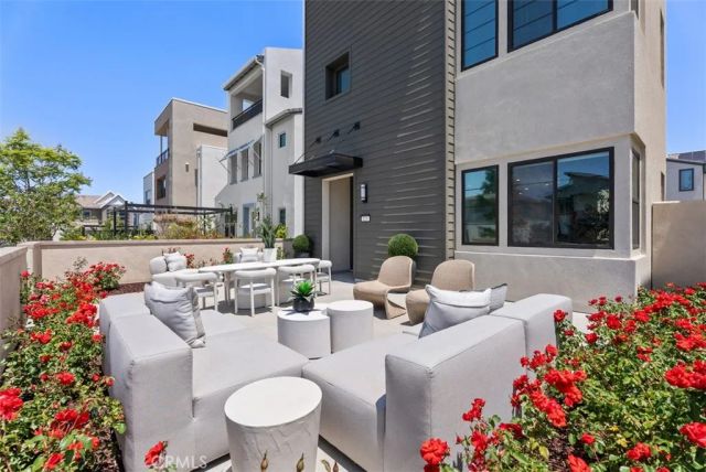 121 Bosal, Irvine, CA 92618