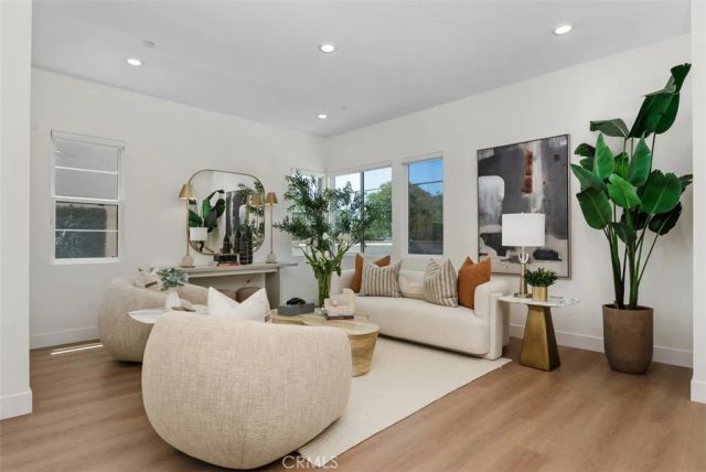 121 Bosal, Irvine, CA 92618