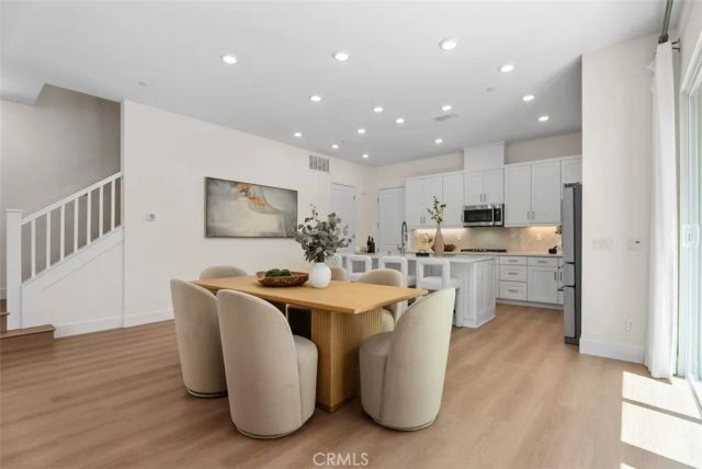 121 Bosal, Irvine, CA 92618