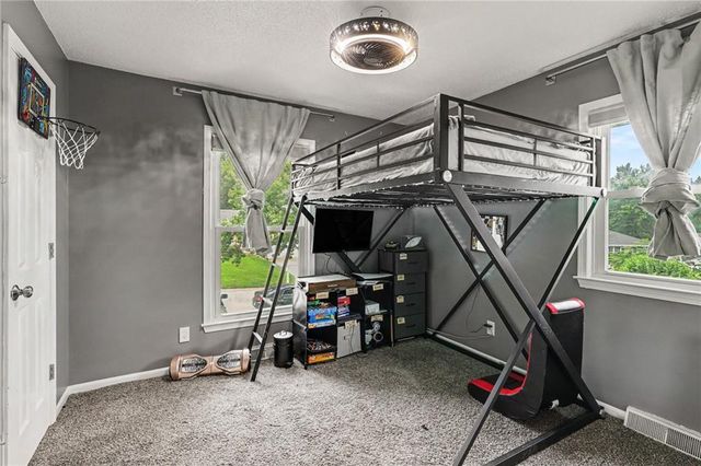 7013 N Winan Avenue, Kansas City, MO 64152