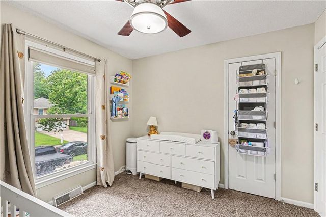 7013 N Winan Avenue, Kansas City, MO 64152