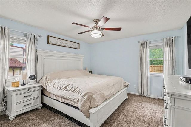 7013 N Winan Avenue, Kansas City, MO 64152