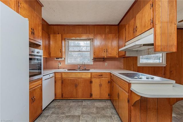 7210 Vance Road, Kernersville, NC 27284