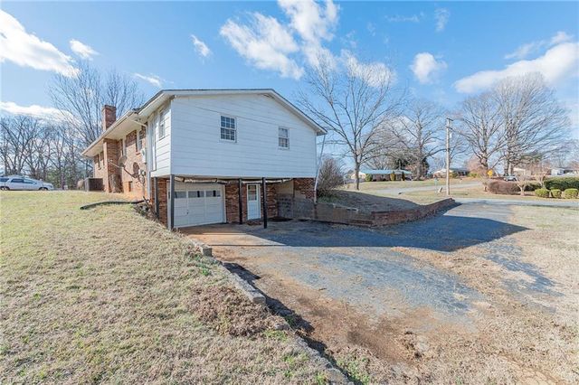 7210 Vance Road, Kernersville, NC 27284