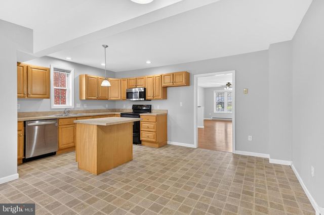 637 W MAIN ST, Ephrata, PA 17522