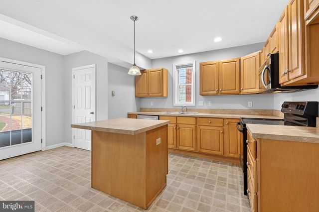 637 W MAIN ST, Ephrata, PA 17522